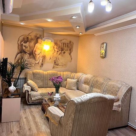 Apartment In The Centre Of Yerevan For Rent 外观 照片