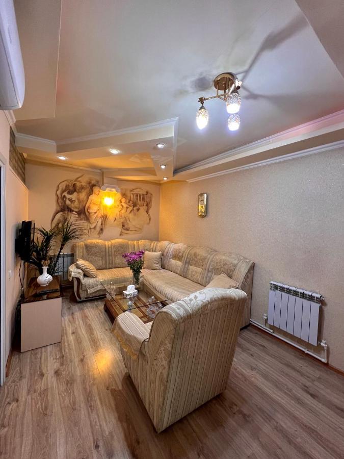 Apartment In The Centre Of Yerevan For Rent 外观 照片